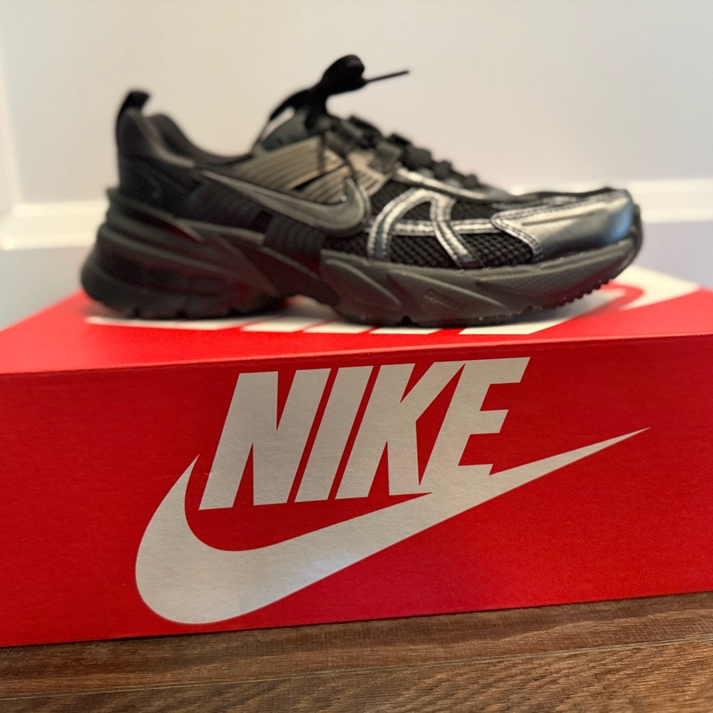Nike Men's Black Athletic Sneakers